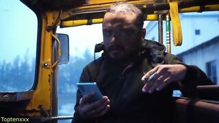 Autowala ne kiya Help! Sudden sex with NRI Wife!