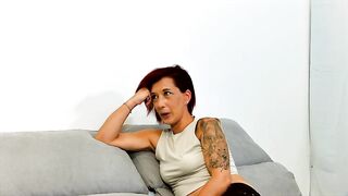 Miss Cléa, 42, On Cloud Nine