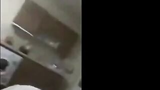 Ayntritli Dengesiz Kadin Konusmali