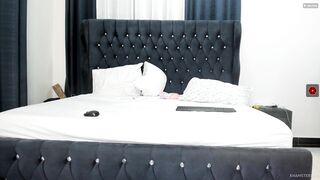 A huge black ass claps with intensity in this hot scene