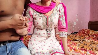 Punjabi ladaki ne salwar pahankar apane