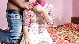 Punjabi ladaki ne salwar pahankar apane