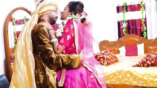 Raja ne naukrani ko sona dekar