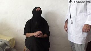 Egyptian Muslim Woman Is Disturbed When She Feels His Big Dick Inside Her Butthole
