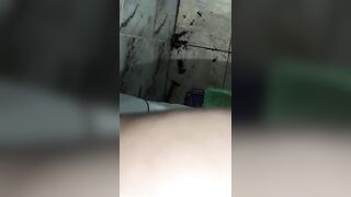 My friend's wife is a cuckold who likes me to pee in her mouth in the bathroom. New Arab sex video of a man fucking a big ass. Marital infidelity. Hot Arab sex.