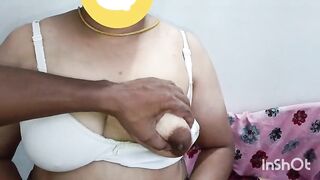 Desi hot aunty super boobes enjoy