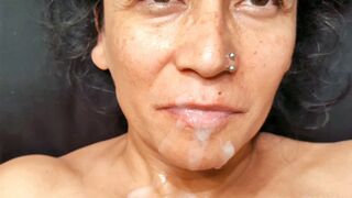 HORNY AMATEUR HOUSEWIFE GETTING A CUMSHOT