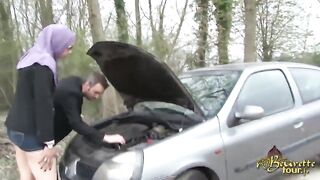 Il chope une beurette au bord