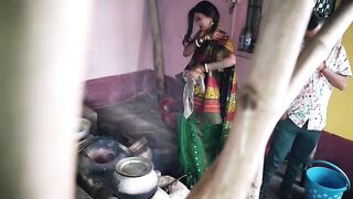 Step son ke samne hi uski