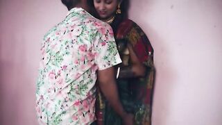 Step son ke samne hi uski