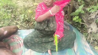 Indian pados ki bhabhi ko jungle