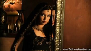 Deva Dassi's Sensual Show