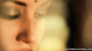 Deva Dassi's Sensual Show