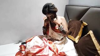 Akele me dekh kar Bhabhi ji