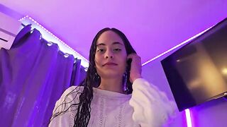 I have sex with my stepmother's friend at night when everyone is zZzZ
